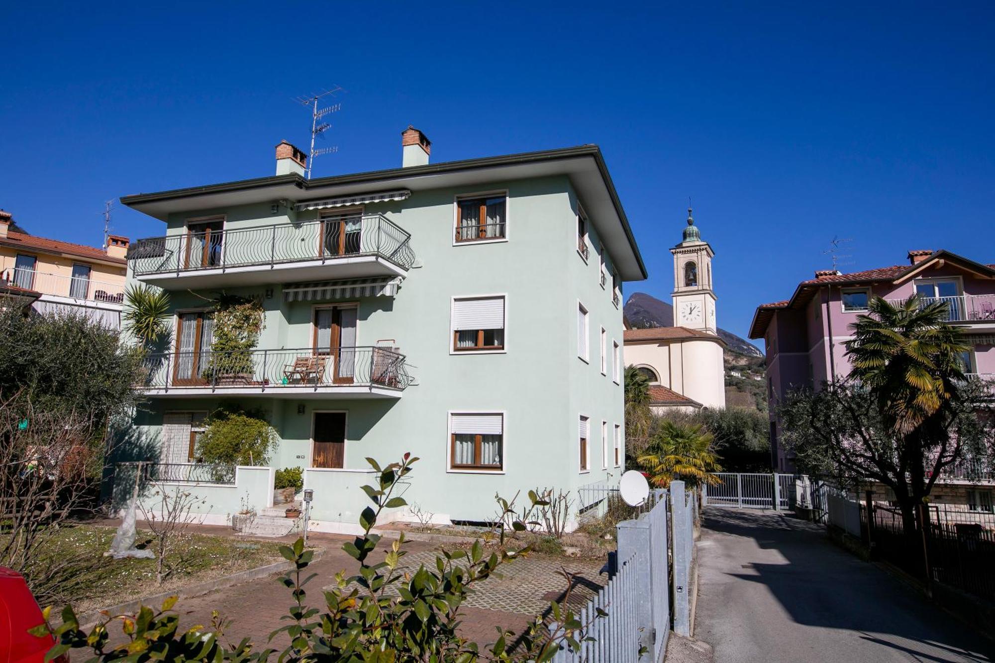 Paulie Apartment - Happy Rentals Riva del Garda Exterior photo